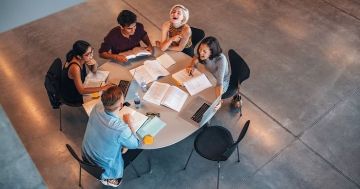 10 Reasons to Get a Credit Card in College