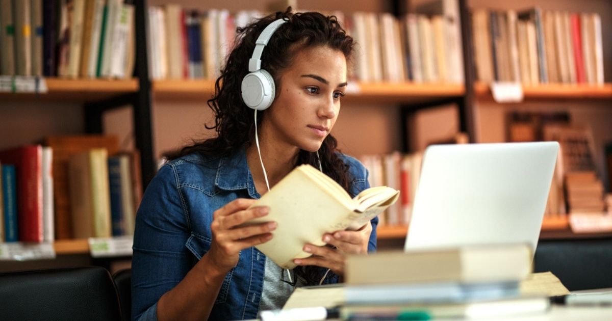 7 Tips For College Students To Excel In Online Courses