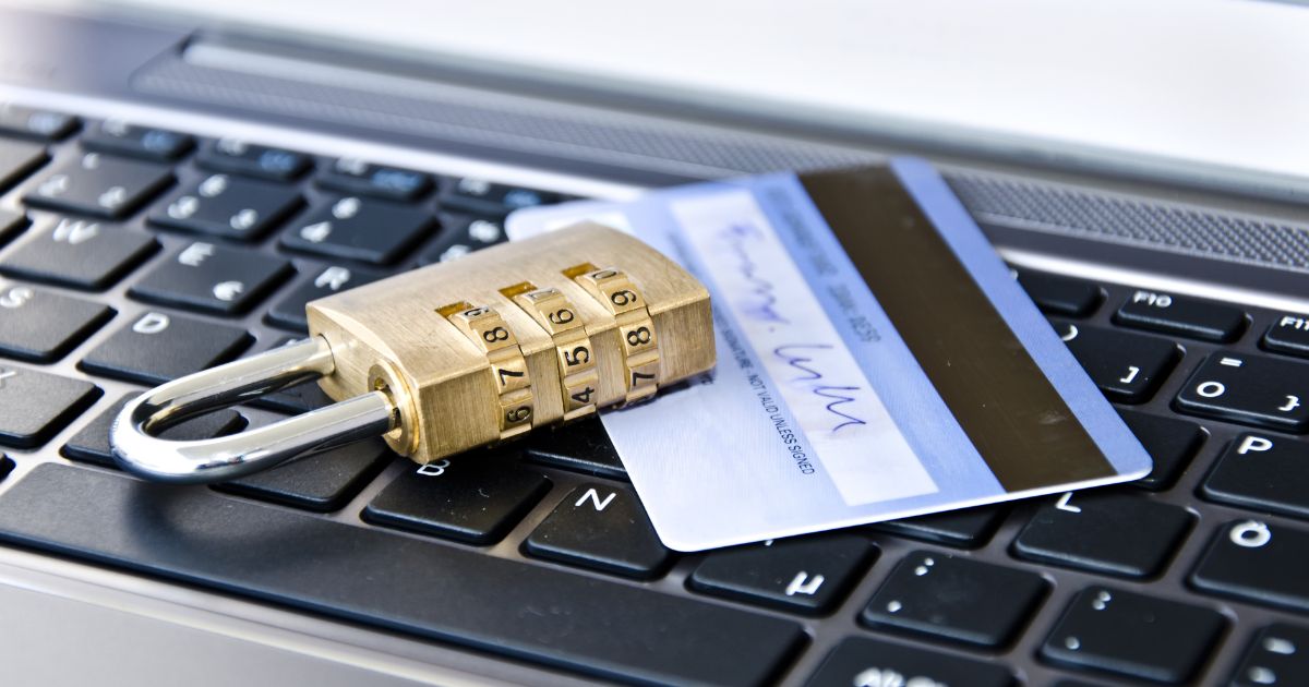 How to Avoid Identity Theft & Credit Card Fraud